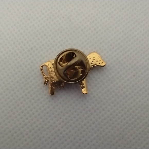 🧁 3/$30 Golden Cow Metal Pin NEW - Picture 3 of 4